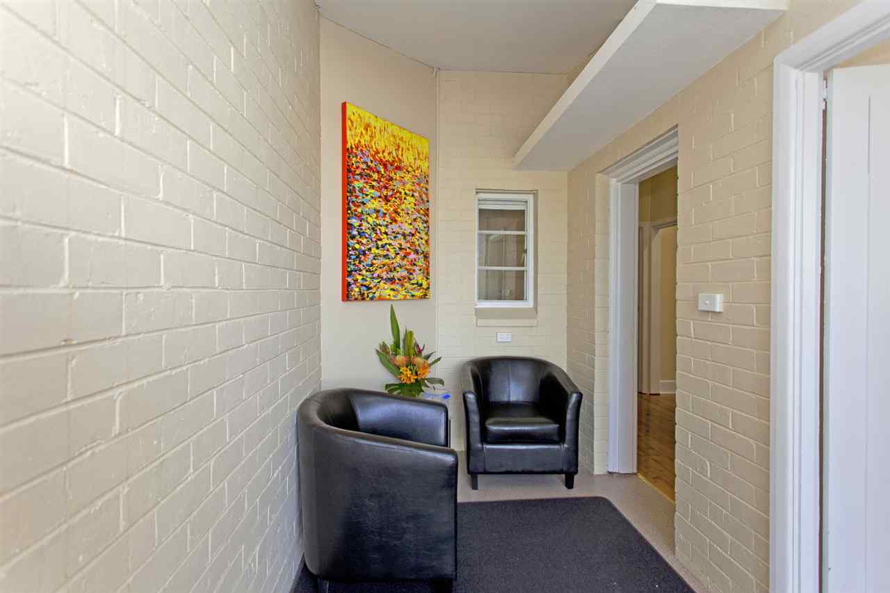 resized-2349823-editgundowering house 30.JPG